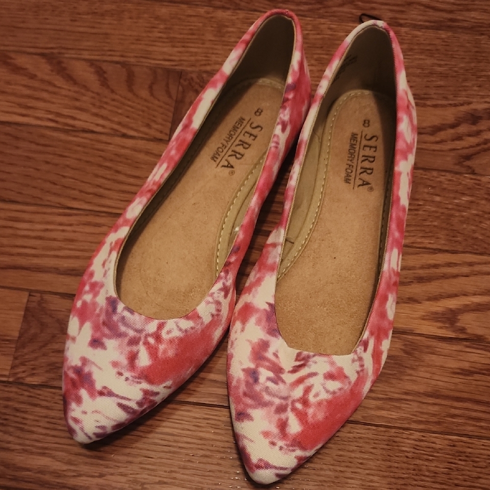 Serra Women's Red and White Patterned Flats
